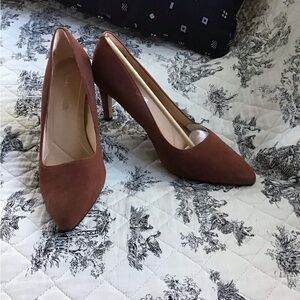 NEW no box, Clarks Lanai Rae 3” pump in gorgeous rich chestnut brown 8m!